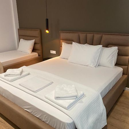 Augusto Rooms Sarandë エクステリア 写真