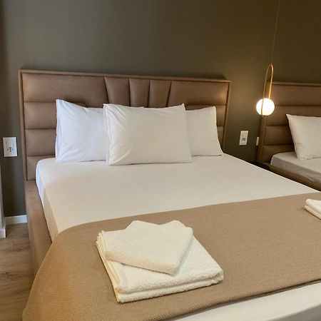 Augusto Rooms Sarandë エクステリア 写真