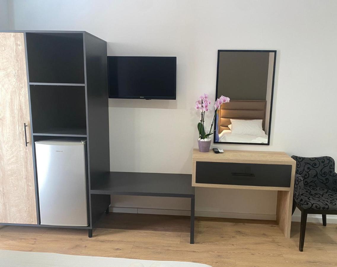Augusto Rooms Sarandë エクステリア 写真