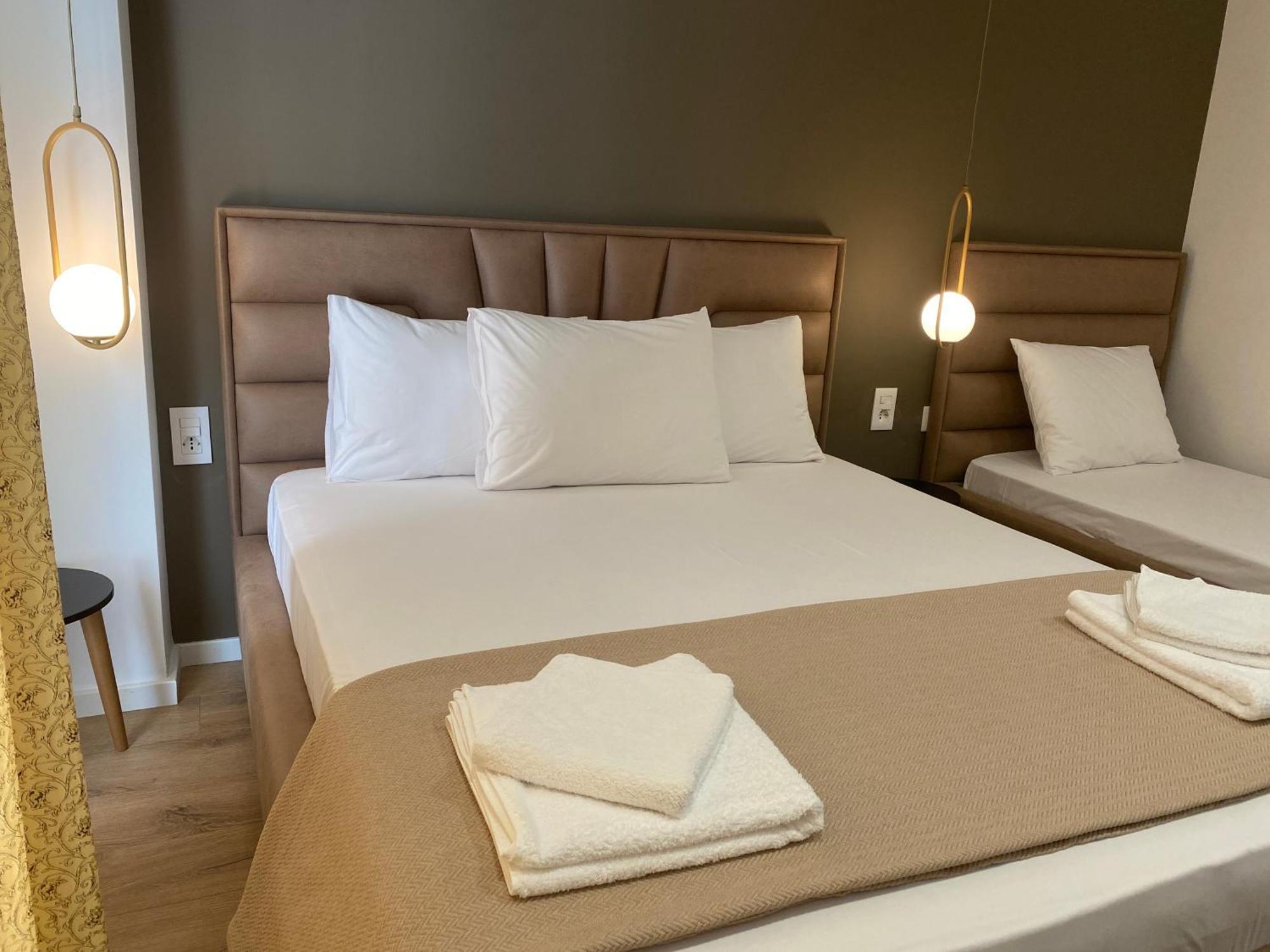 Augusto Rooms Sarandë エクステリア 写真