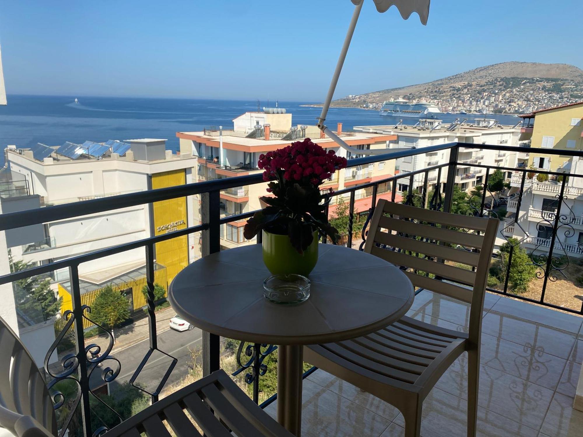 Augusto Rooms Sarandë エクステリア 写真