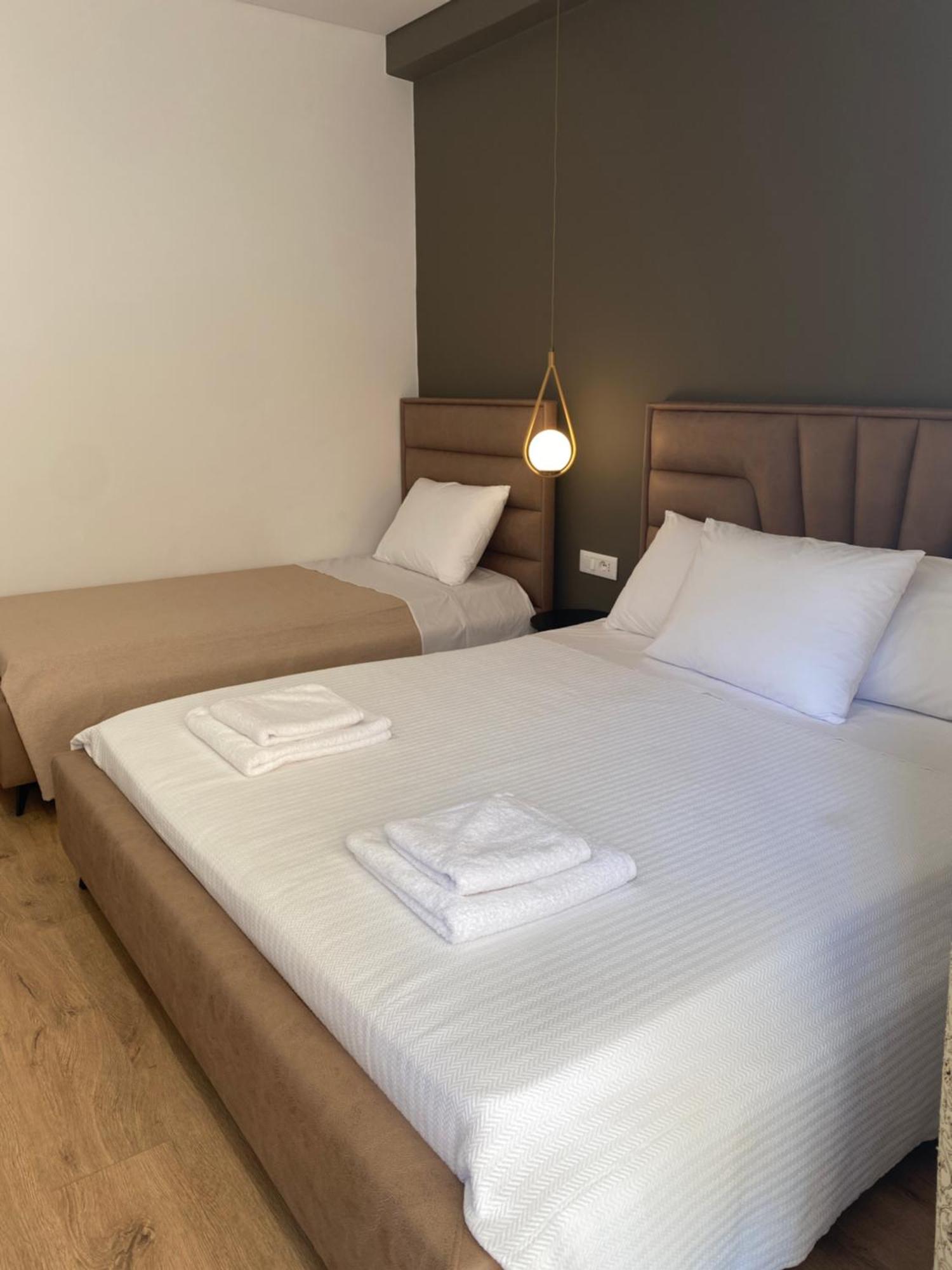 Augusto Rooms Sarandë エクステリア 写真