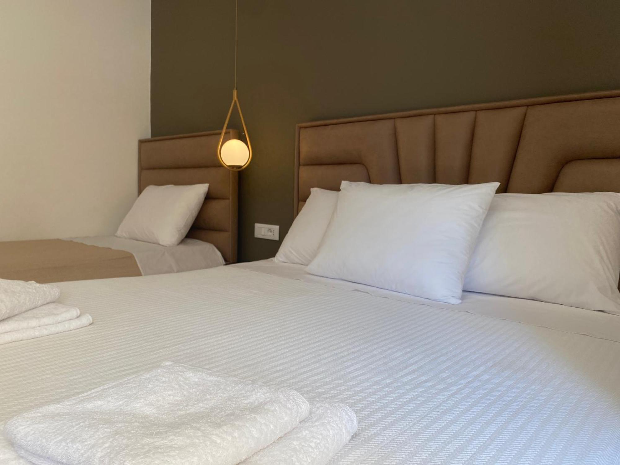 Augusto Rooms Sarandë エクステリア 写真