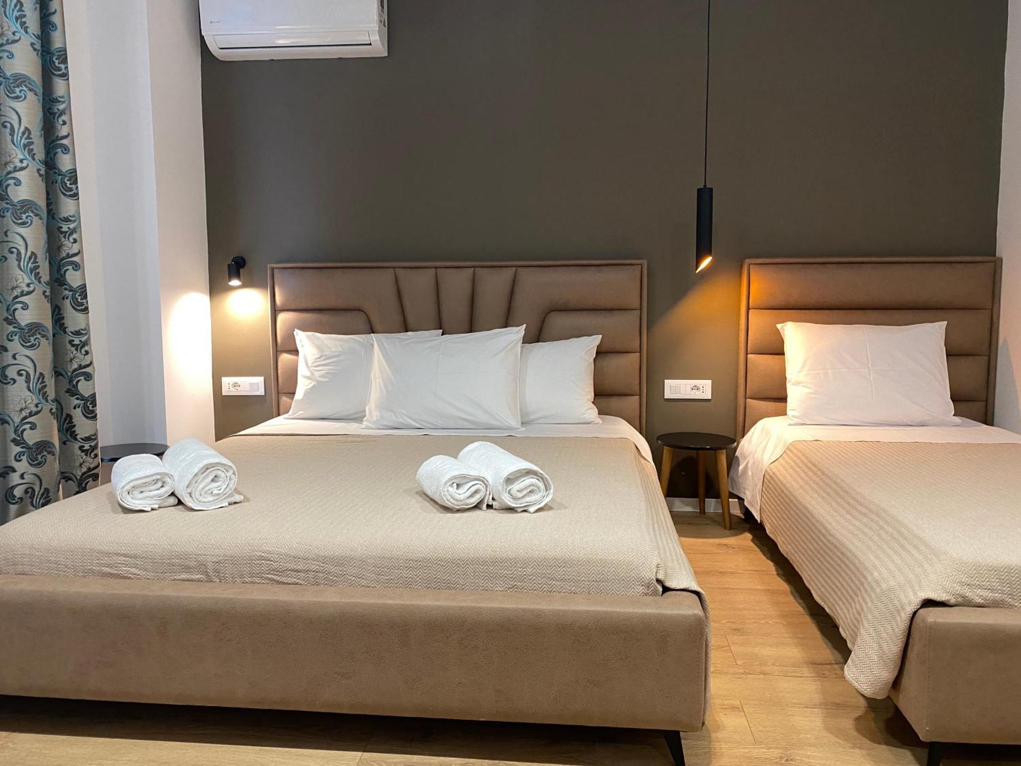 Augusto Rooms Sarandë エクステリア 写真