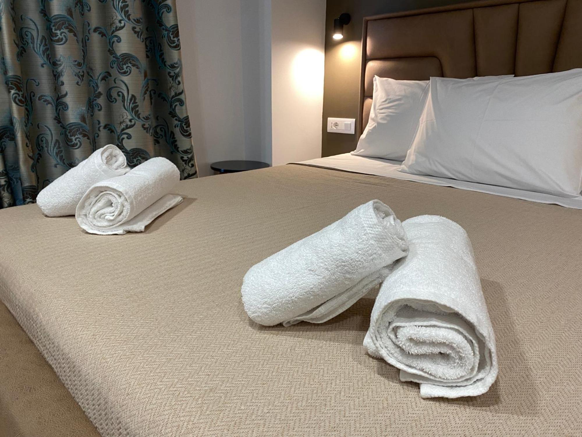 Augusto Rooms Sarandë エクステリア 写真
