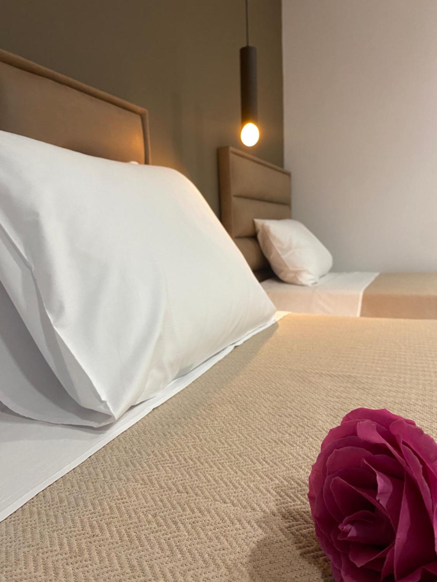 Augusto Rooms Sarandë エクステリア 写真