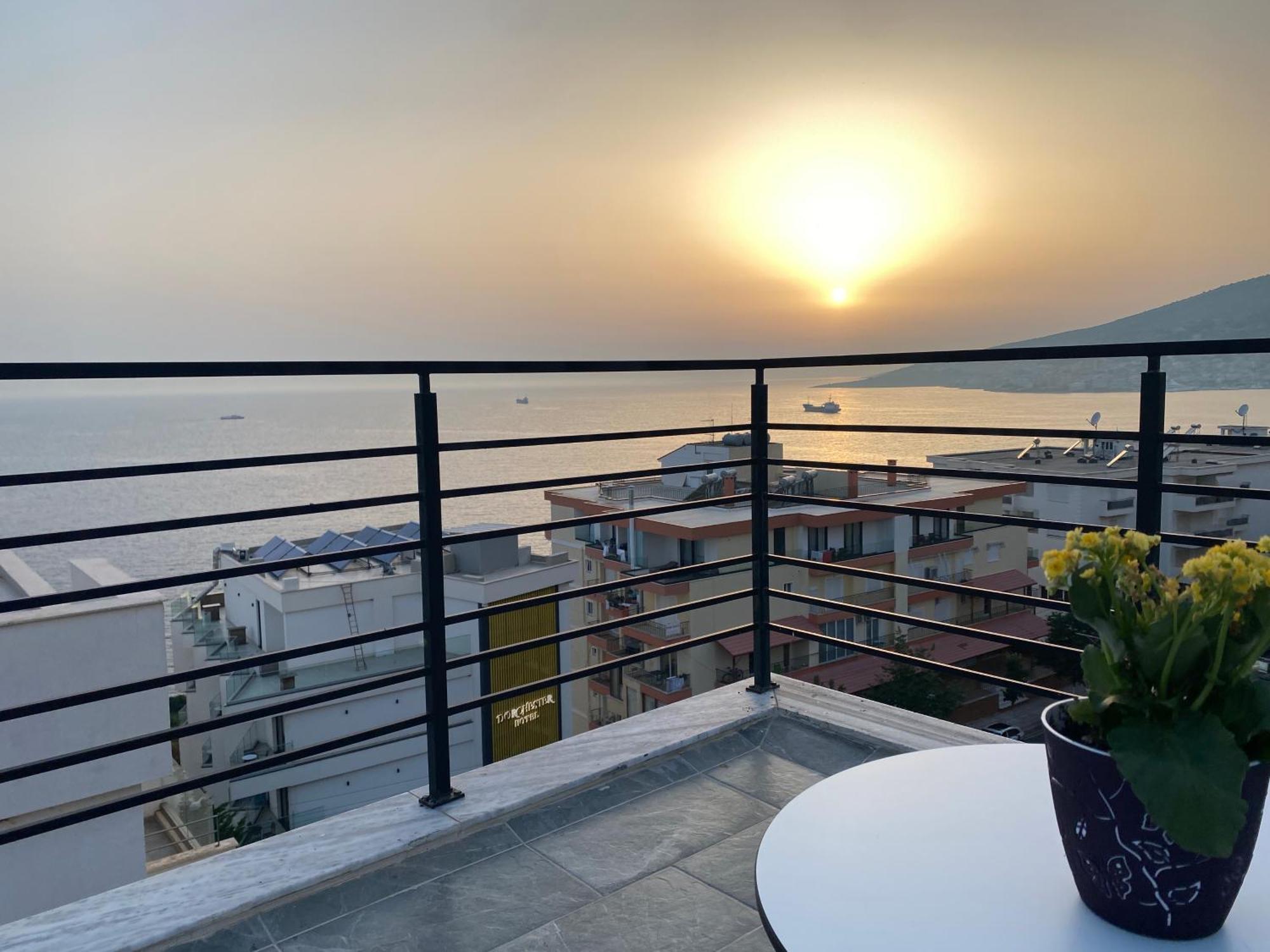 Augusto Rooms Sarandë エクステリア 写真